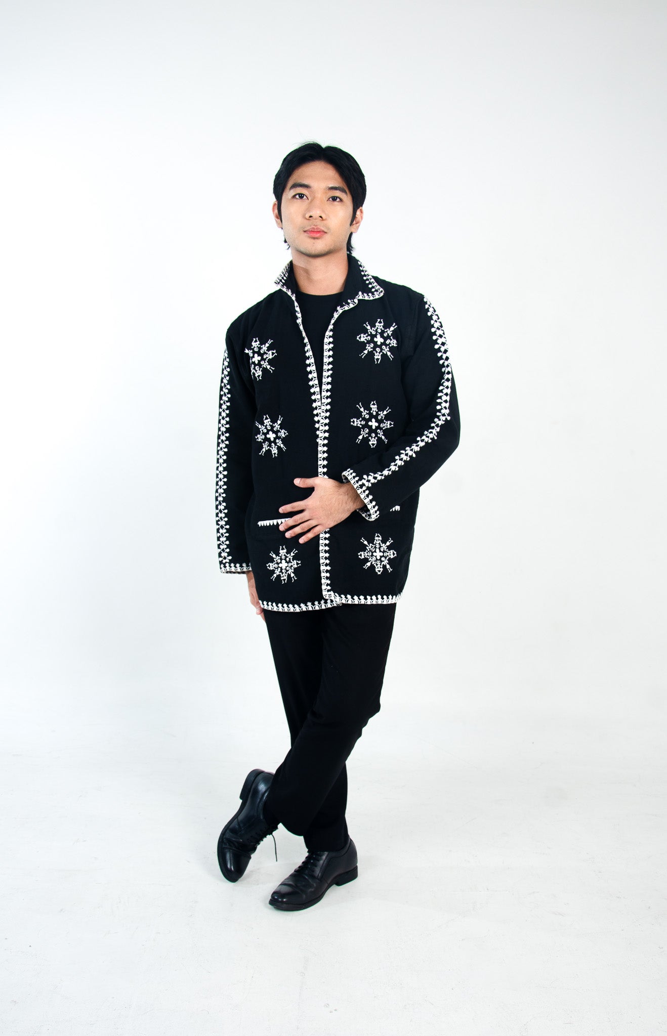 Kantarines Jacket with Itneg Embroidery (Black)