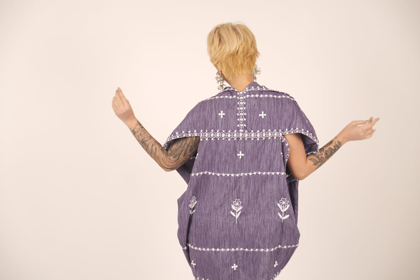 Bini Poncho in Tiniri Weave (Purple)